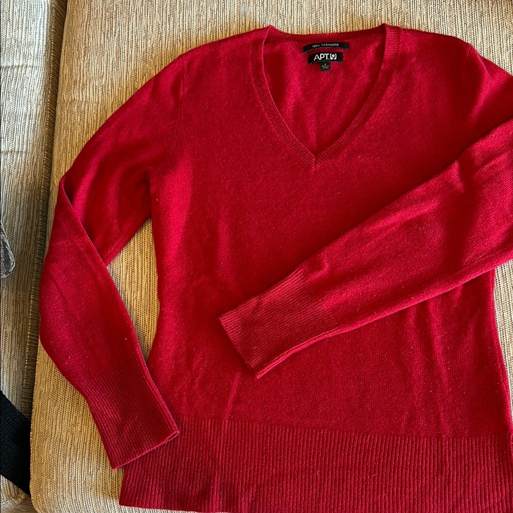 Apt. 9 Red V-Neck Cashmere Sweater